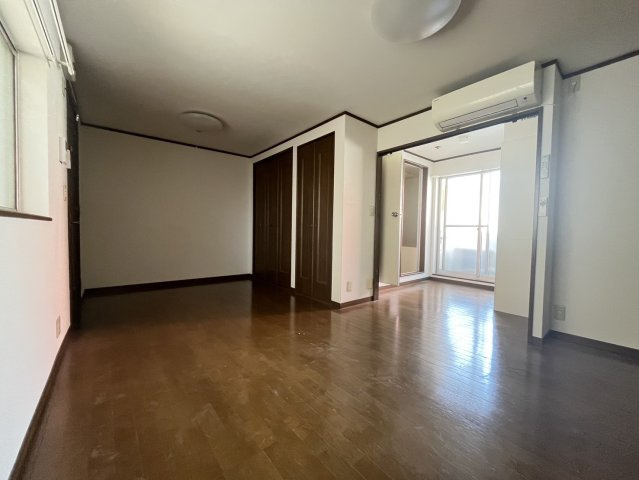 武田ビルの居間・リビング