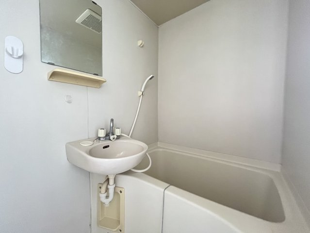 武田ビルの浴室