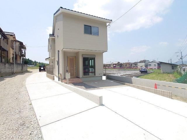 ◆叡電「修学院」駅徒歩１３分◆並列２台駐車可◆陽当たり・通風・眺望良好の３LDK◆左京区一乗寺東浦町の外観|外観
