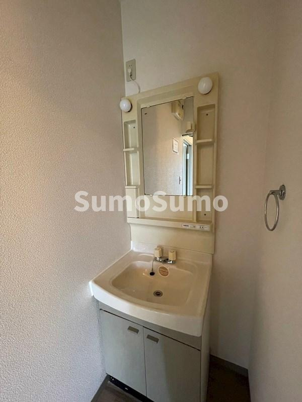 神戸市垂水区下畑町字石畳のアパートの洗面所