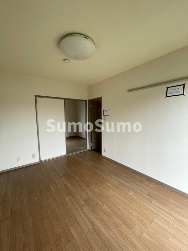 神戸市垂水区下畑町字石畳のアパートの居間・リビング