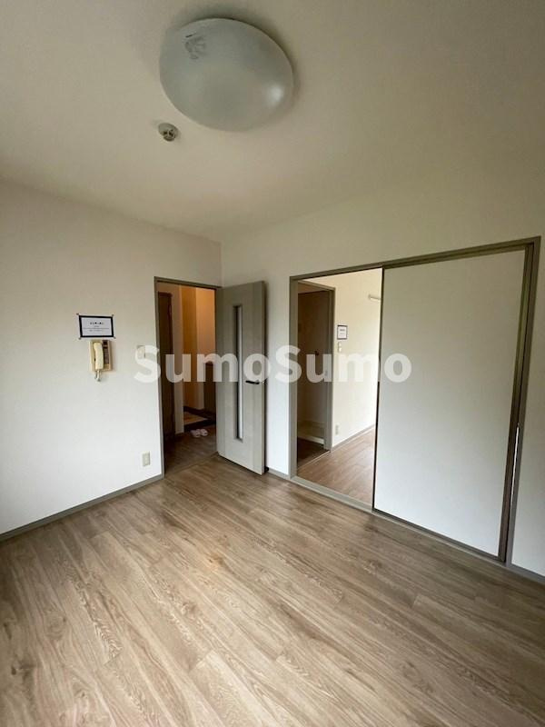 神戸市垂水区下畑町字石畳のアパートの居間・リビング