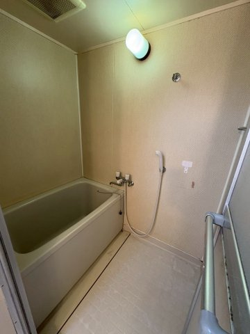 ロイヤルハイツ本多聞の浴室