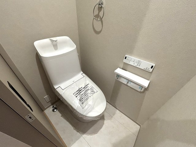 【トイレ】 | ◇◆茅ヶ崎市松が丘 新築戸建 残り1棟【NO,B】◆◇ | 各階にトイレが設置されており便利です！