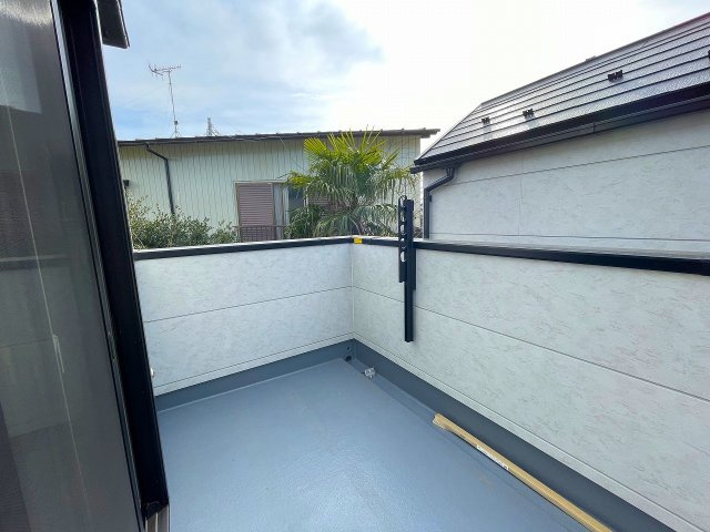 【バルコニー】 | ◇◆茅ヶ崎市松が丘 新築戸建 残り1棟【NO,B】◆◇ | 南西向きの広々バルコニー