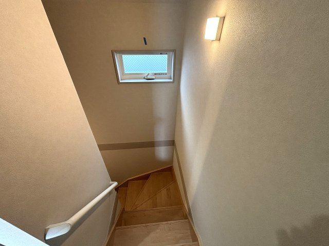 【内装】 | ◇◆茅ヶ崎市松が丘 新築戸建 残り1棟【NO,B】◆◇ | 手すり付きの階段