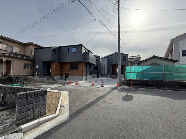 【前面道路含む現地写真】 | ◇◆茅ヶ崎市松が丘 新築戸建 残り1棟【NO,B】◆◇ | 平坦地の為、自転車でのご移動もラクラクです！