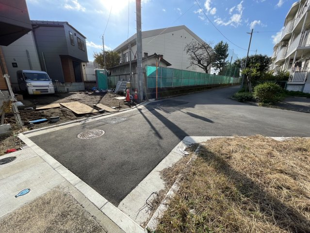 【外観】 | ◇◆茅ヶ崎市松が丘 新築戸建 全3棟【NO,B】◆◇ | 【B号棟外観】2025年11月完成予定です！現地から茅ヶ崎駅まで自転車で約9分、海まで自転車で約8分、テラスモール湘南まで自転車で12分と公私共に充実した生活を送れる住環境です！