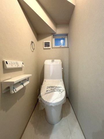 【トイレ】 | ◇◆茅ヶ崎市松が丘 新築戸建 残り1棟【NO,B】◆◇ | 1階トイレ
