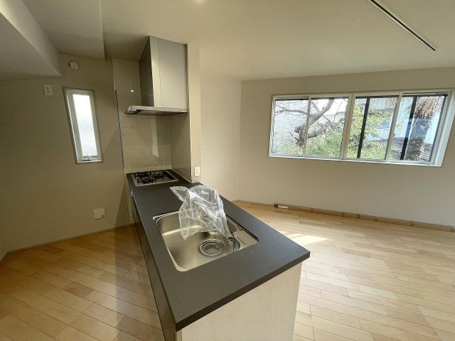 【キッチン】 | ◇◆茅ヶ崎市松が丘 新築戸建 残り1棟【NO,B】◆◇ | リビング全体を見渡せる対面キッチン