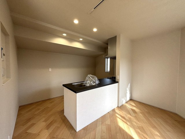 【キッチン】 | ◇◆茅ヶ崎市松が丘 新築戸建 残り1棟【NO,B】◆◇ | 家族とのコミュニケーションが取りやすい対面キッチン