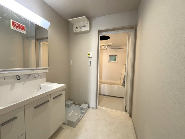 【独立洗面台】 | ◇◆茅ヶ崎市松が丘 新築戸建 残り1棟【NO,B】◆◇ | 収納豊富な洗面化粧台