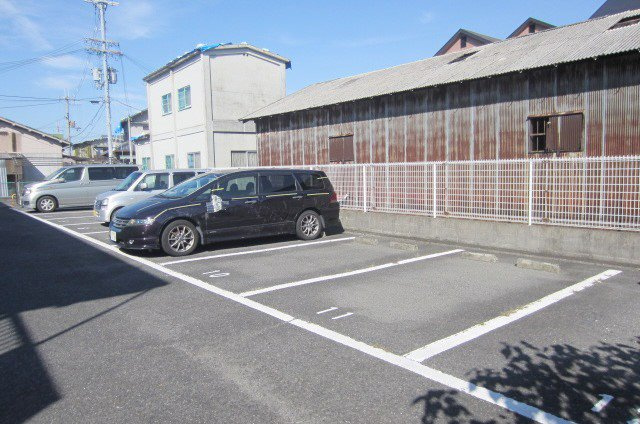 【駐車場】