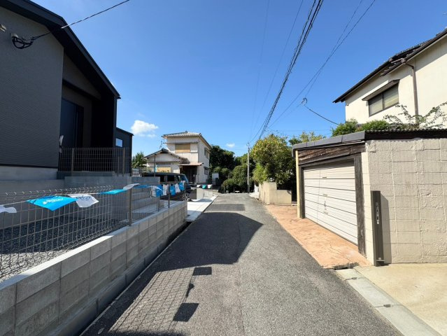 Colorisー小倉北区篠崎5丁目５期　【小倉北区　新築戸建て】の前面道路含む現地写真|現地撮影　2025,10,6　Colorisー小倉北区篠崎5丁目５期　【小倉北区　新築戸建て】