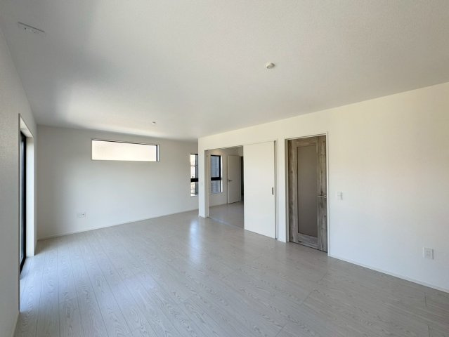 【居間・リビング】の画像