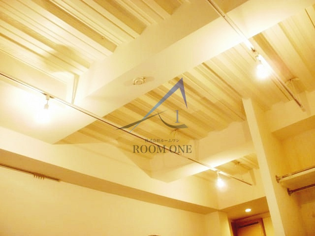 メゾンイースト