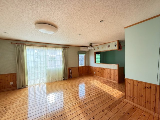 昭和南6丁目　中古住宅の居間・リビング