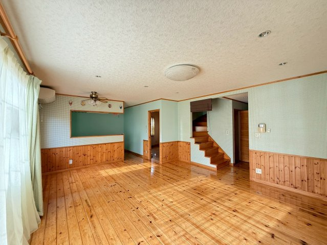 昭和南6丁目　中古住宅の居間・リビング