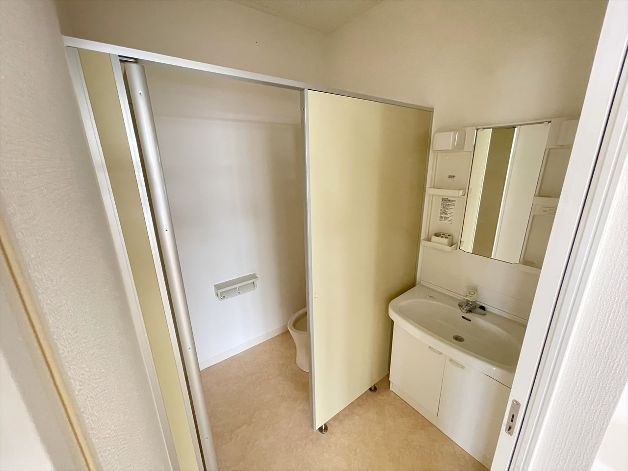 サザンビルの洗面所|契約期間中の修理・交換は借主負担、位置変更はご相談ください。