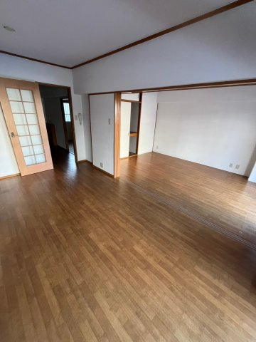 中津スカイビルの居間・リビング