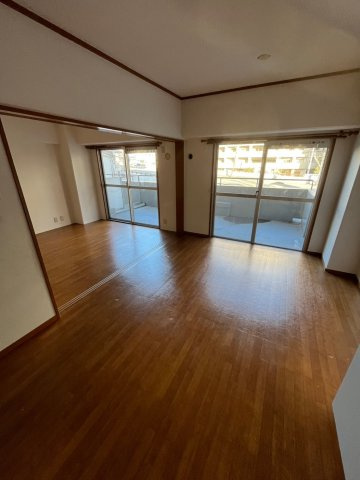 中津スカイビルの居間・リビング