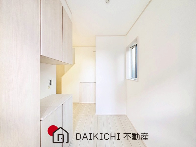 【玄関】 | 鴻巣市筑波1丁目　新築戸建　全9区画　5号棟