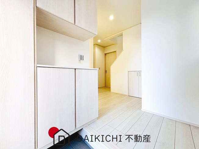 【玄関】 | 鴻巣市筑波1丁目　新築戸建　全9区画　5号棟