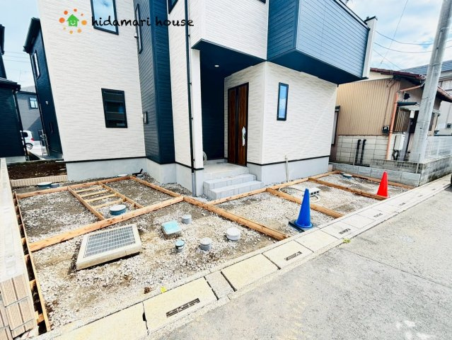 桶川市上日出谷7期　新築戸建　グラファーレ01の駐車場