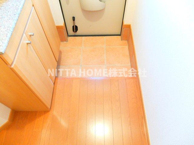 ラ・フルール壱番館の玄関|広いスペースの玄関です◎