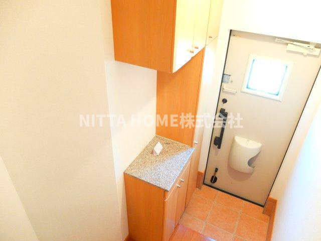 ラ・フルール壱番館の玄関|玄関にはシューズボックス付☆