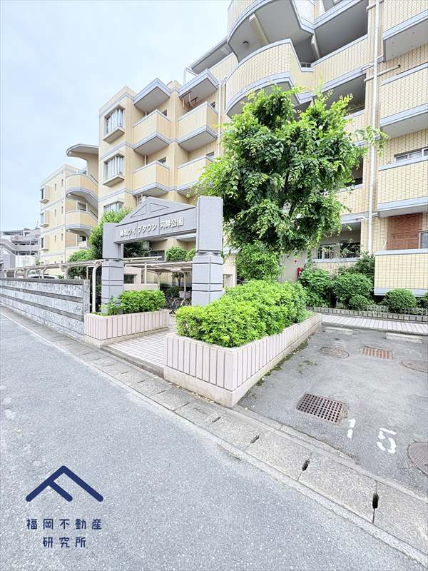 藤和ライブタウン河畔公園のエントランス