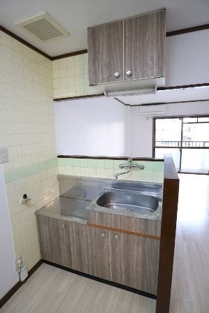 ウッドハウス【キャッシュバック対応物件】のキッチン|キッチンでお料理をお楽しみください