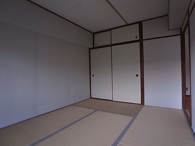 神戸市北区鈴蘭台北町７丁目の賃貸マンションの内装|和室
