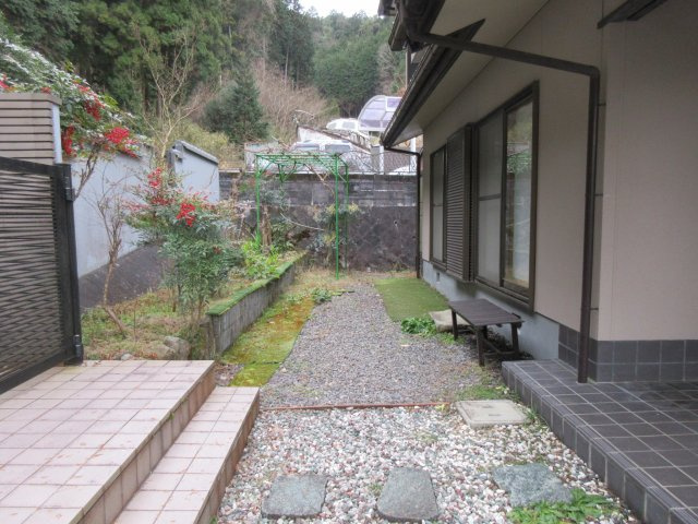 三雲戸建の庭