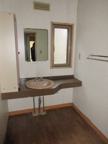三雲戸建の独立洗面台