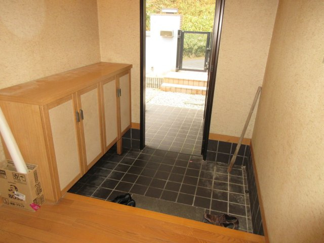 三雲戸建の玄関