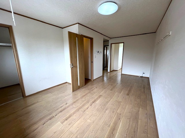 レトワールⅡAの居間・リビング|ゆったり過ごせるリビング