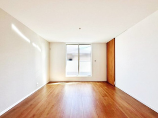 【居間・リビング】 | 大阪市東淀川区下新庄４丁目　築後未入戸建 | 【LDK13.8帖】〈こちらの物件〉に興味がある方はお気軽にお問い合わせ下さい！月々のお支払い希望額からお客様が購入可能な物件の価格をシミュレーション致します(*´▽｀*)