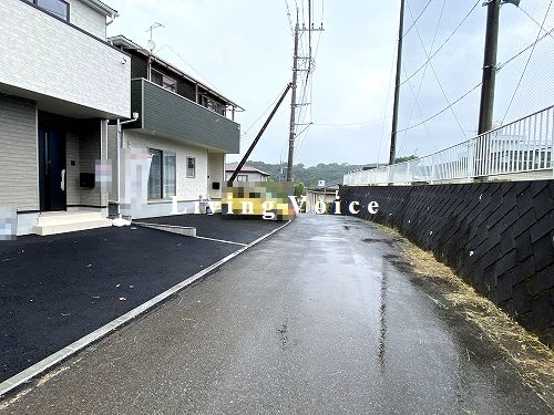 【前面道路含む現地写真】 | 【仲介手数料０円】中井町井ノ口第12　新築一戸建て　1号棟　全2棟 | 中井町井ノ口第12　新築一戸建て　全2棟