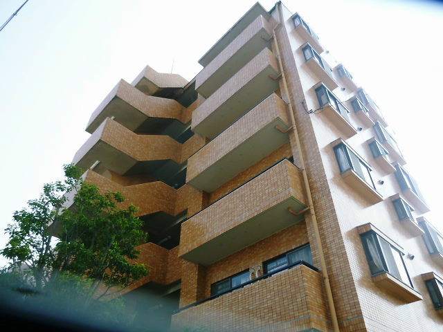 スカイヒルズ植田の外観