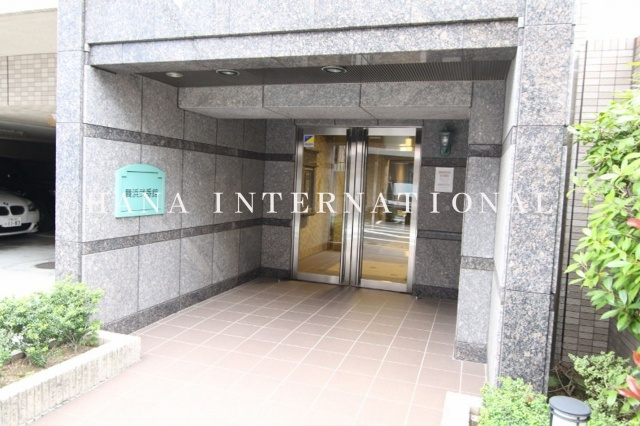 舞浜弐番館のエントランス