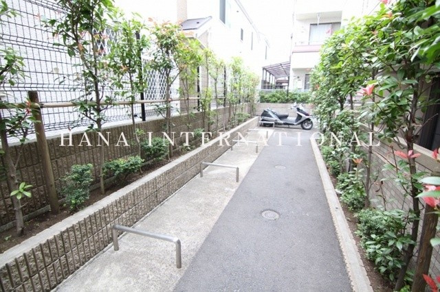 舞浜弐番館の駐車場