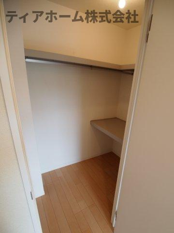 ラフィーネ三室参番館の収納|ウークインクローゼット
