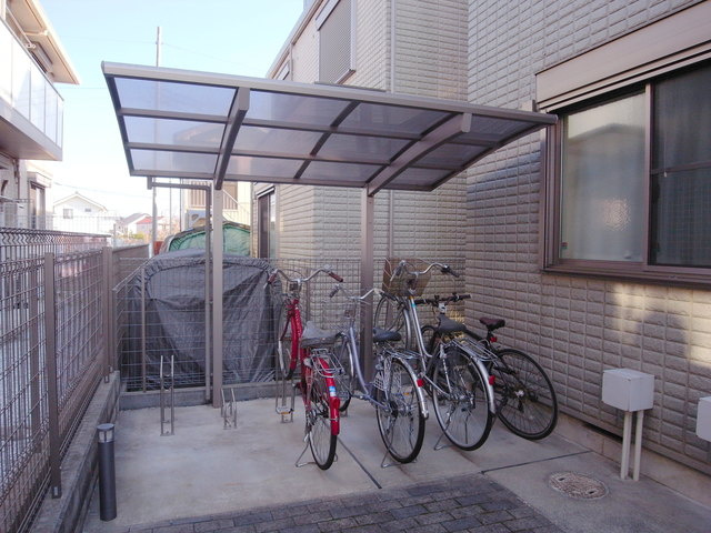 メゾン ポワールのその他共用部分|★敷地内の屋根付き駐輪場★