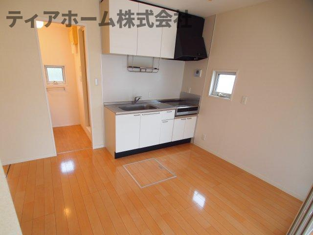 ラフィーネ三室参番館の居間・リビング|ゆったり過ごせる居間です