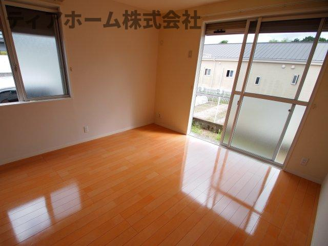 ラフィーネ三室参番館の洋室|明るい洋室です