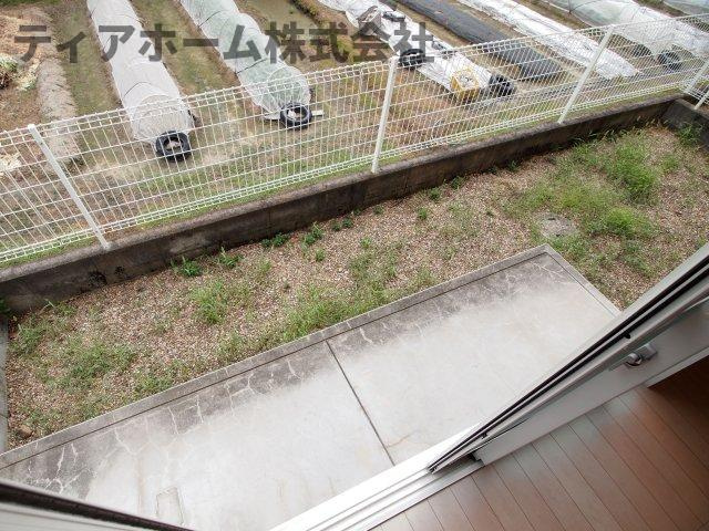 ラフィーネ三室参番館の庭|お庭です