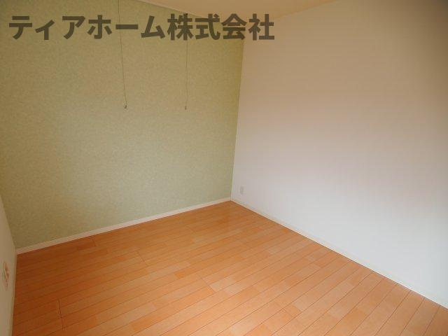 ラフィーネ三室参番館の洋室|落ち着いた色調の洋室です