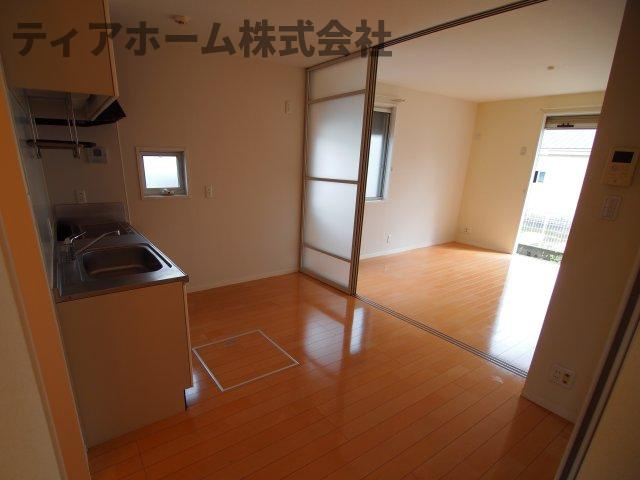 ラフィーネ三室参番館の居間・リビング|リビングです