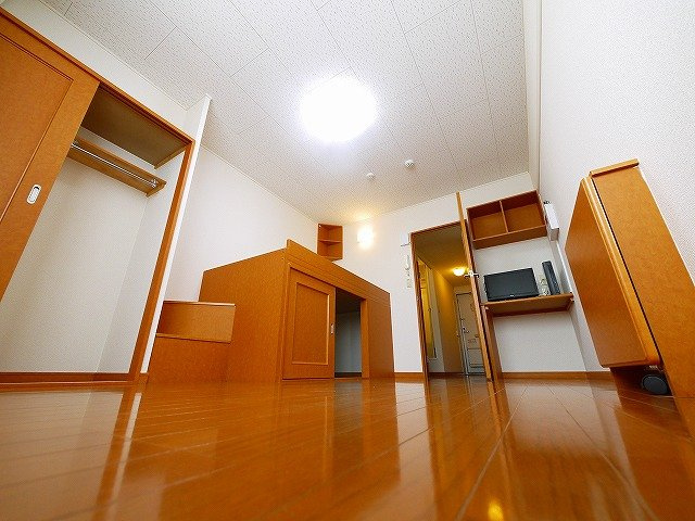 レオパレス寧楽の居間・リビング|こちらの居間で趣味の時間をお楽しみください